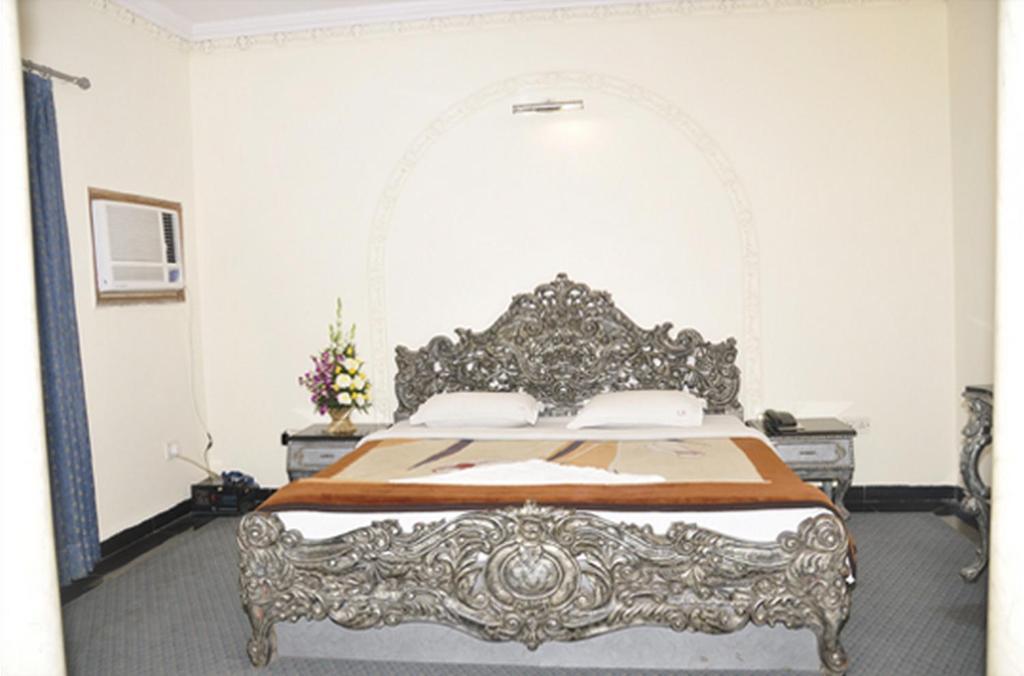 Hotel Ivory Palace Delhi  Exterior photo